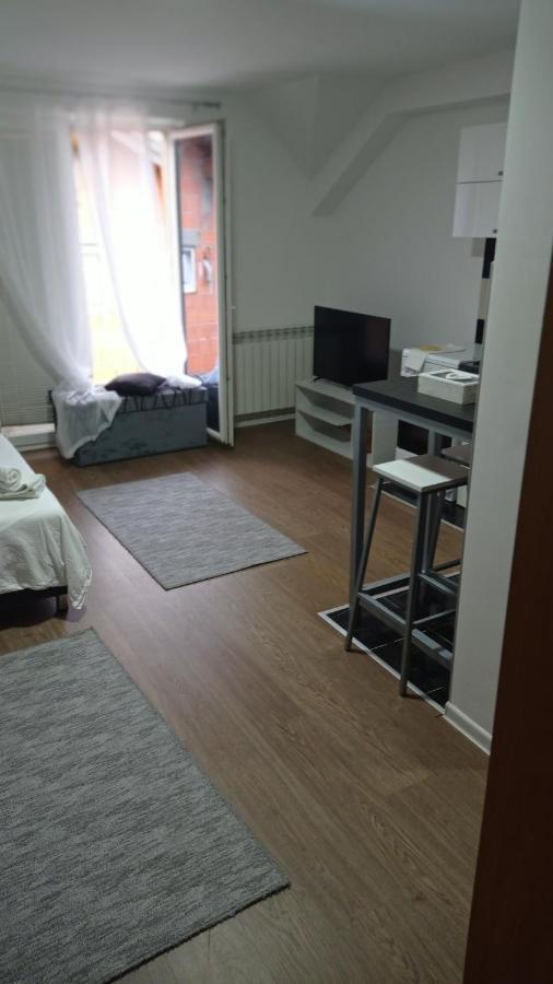 Sleep And Drive 2 Apartment Sarajevo Exterior photo